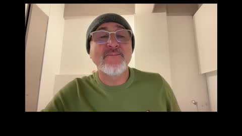 Snapshot of latinnous chatting on 09.12.25 QS - INDEPENDENT MODEL online show from 09.12.25