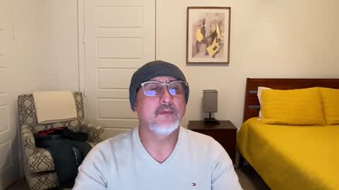 QS - INDEPENDENT MODEL online show from 11.13.25