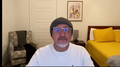 QS - INDEPENDENT MODEL online show from 12.17.25