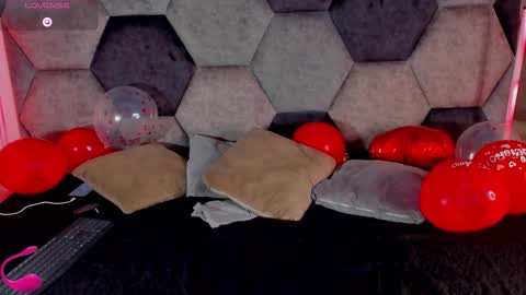 Snapshot of latrellx7 chatting on 02.14.26 LEANDRO online show from 02.14.26