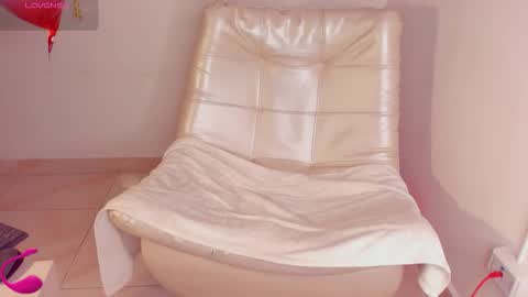 Snapshot of latrellx7 chatting on 02.15.26 LEANDRO online show from 02.15.26