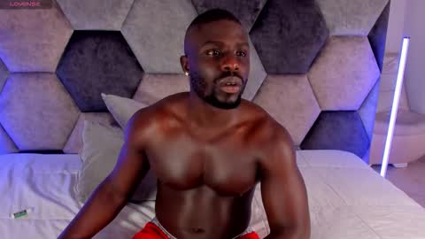 Snapshot of latrellx7 chatting on 02.20.26 LEANDRO online show from 02.20.26