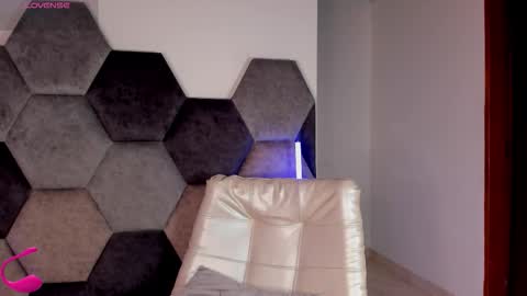 Snapshot of latrellx7 chatting on 02.24.26 LEANDRO online show from 02.24.26