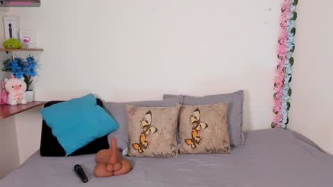 laura1__ online show from 01.28.25