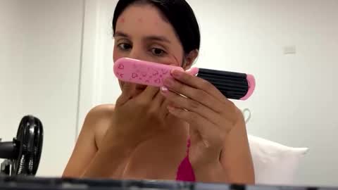 Snapshot of laura_1717 chatting on 05.24.26 laura online show from 05.24.26