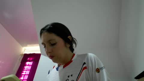 Snapshot of laura_1717 chatting on 07.17.26 laura online show from 07.17.26