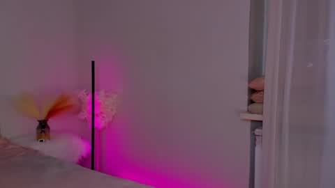 Laura online show from 03.02.25