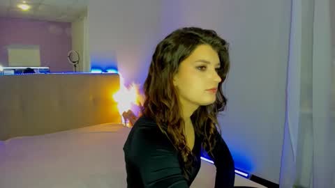 Laura online show from 11.24.25