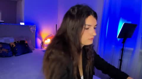 Snapshot of laura__leee chatting on 06.13.26 Laura online show from 06.13.26