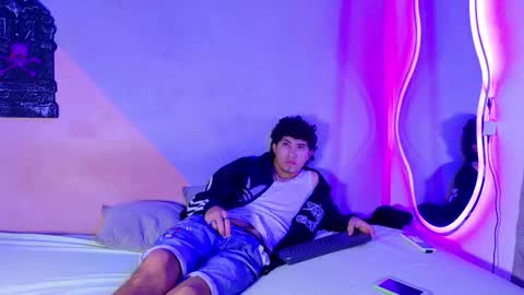 laura_and_kevin online show from 10.04.25