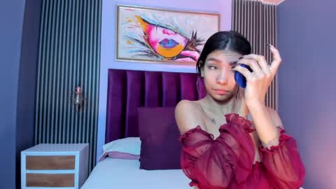 Snapshot of laura_aristizabal_19 chatting on 12.21.24 Laura online show from 12.21.24