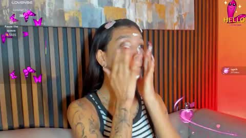 Laura online show from 12.19.25