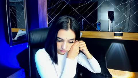 Laura online show from 12.09.24