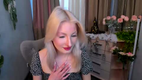 Laura online show from 10.21.25