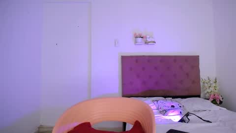 LAURA online show from 01.21.25