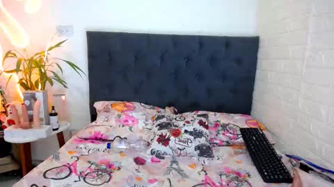 LAURA online show from 03.24.26