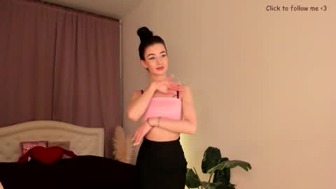 Laura online show from 10.25.25