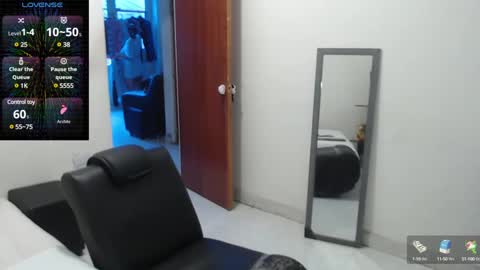 laura_foxx2379 online show from 01.27.25