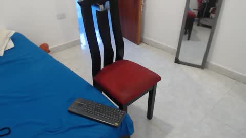 laura_foxx2379 online show from 12.13.25