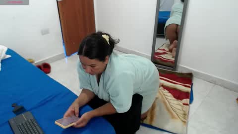 laura_foxx2379 online show from 04.17.26