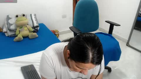 Snapshot of laura_foxx2379 chatting on 07.15.26 laura_foxx2379 online show from 07.15.26