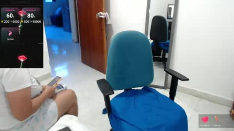 Snapshot of laura_foxx2379 chatting on 07.18.26 laura_foxx2379 online show from 07.18.26