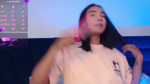 lLAURA online show from 02.07.25