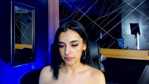 Laura online show from 12.11.24