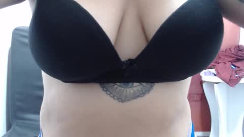  Laura  online show from 10.22.25