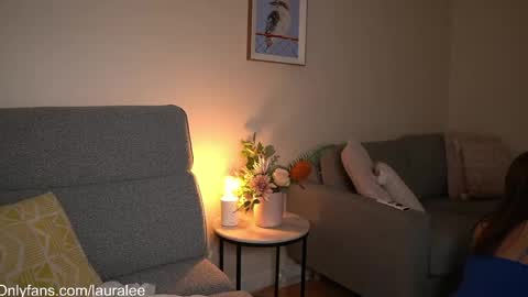Laura Lee. online show from 04.25.26