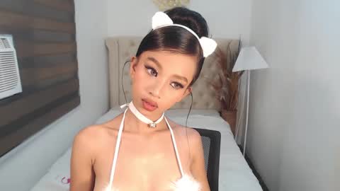 Snapshot of laura_leighxx chatting on 12.03.24 Laura leighxx online show from 12.03.24