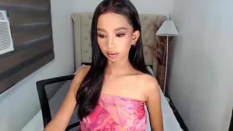 Snapshot of laura_leighxx chatting on 01.09.25 Laura leighxx online show from 01.09.25