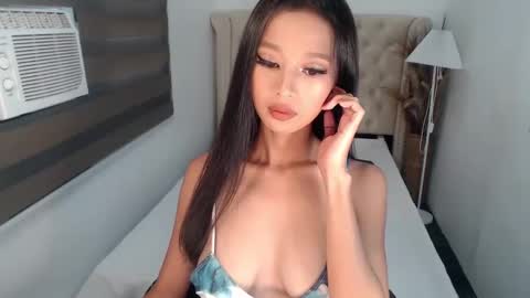 Snapshot of laura_leighxx chatting on 01.21.25 Laura leighxx online show from 01.21.25