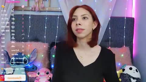 Snapshot of laura_olssen chatting on 12.23.24 Kate  online show from 12.23.24