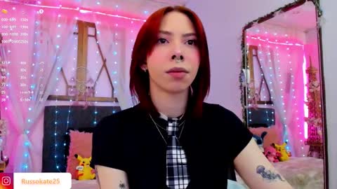 Snapshot of laura_olssen chatting on 10.16.25 Kate  online show from 10.16.25