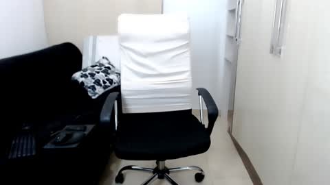 Laura online show from 12.25.24