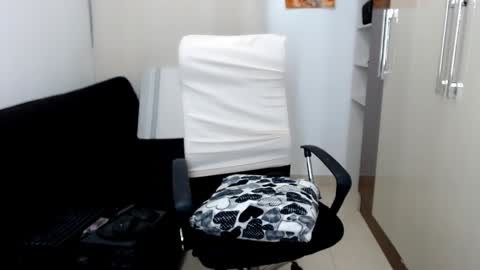 Laura online show from 02.01.25