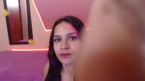 Snapshot of laura_pink22 chatting on 12.01.24 Laura Pink online show from 12.01.24