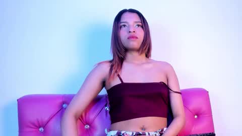 Snapshot of laura_serena chatting on 12.18.25 laura_serena online show from 12.18.25