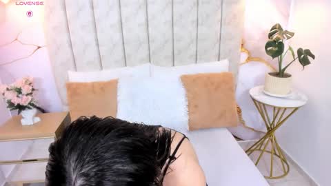 Snapshot of laura_smith12 chatting on 02.21.26 Laura Smith online show from 02.21.26