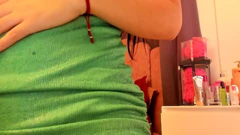 Snapshot of laura_soe chatting on 02.13.26 LAURA SOE online show from 02.13.26