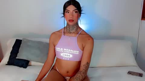 Laura online show from 02.25.25