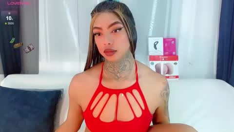 Laura online show from 02.04.26