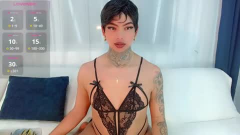 Snapshot of laura_sweet7 chatting on 06.17.26 Laura online show from 06.17.26