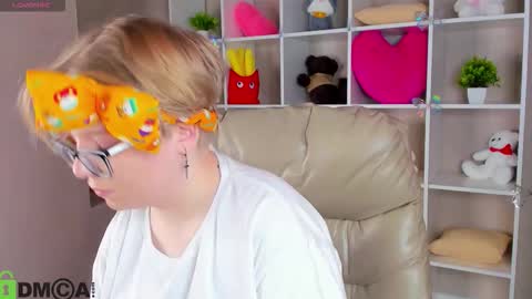 Snapshot of lauraaa_smith chatting on 02.04.26 Laura online show from 02.04.26