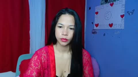lauracb          online show from 02.23.25