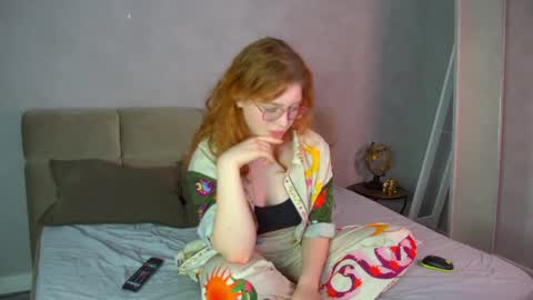 Snapshot of lauradennis chatting on 04.15.26 Laura online show from 04.15.26