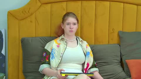 Snapshot of lauradennis chatting on 05.06.26 Laura online show from 05.06.26