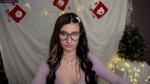 Snapshot of lauradre_ chatting on 12.08.24 Laura online show from 12.08.24