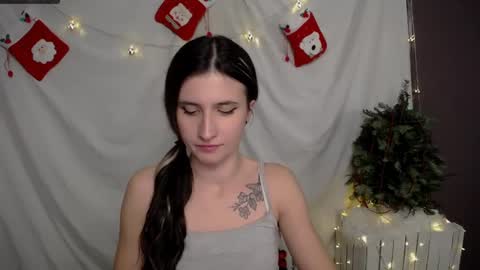 Snapshot of lauradre_ chatting on 12.08.24 Laura online show from 12.08.24